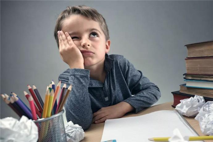 开yunapp体育官网入口下载手机版 孩子上课经常走神？注意力缺失的孩子，学习会有很大障碍