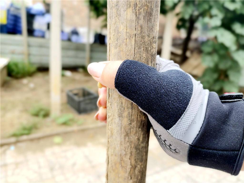 健身手套护腕什么牌子好_健身手套+护腕_手套健身护腕图片