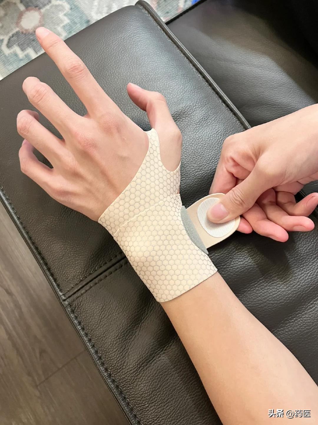 健身手套+护腕_家务手腕疼痛缓解方法_家庭主妇手腕保健