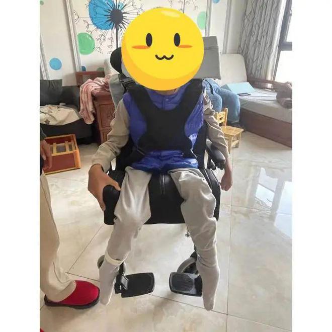 佩梅病儿童轮椅捐赠_杜氏肌营养不良症姿势座椅轮椅_股四头肌训练椅