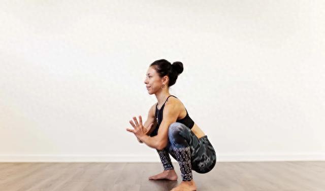 蹲不下原因_蹲式锻炼好处_髋关节训练椅