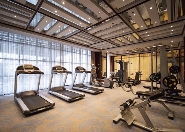 桂林商用健身器材推荐_康强健身器材本地化服务_综合健身器材训练器