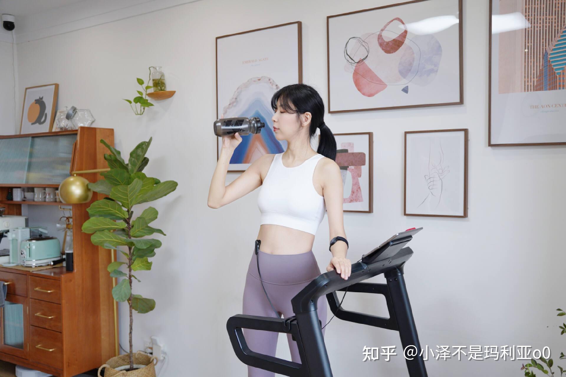户外跑与跑步机对比_跑步机 减震什么牌子好_燃脂效率与安全性分析