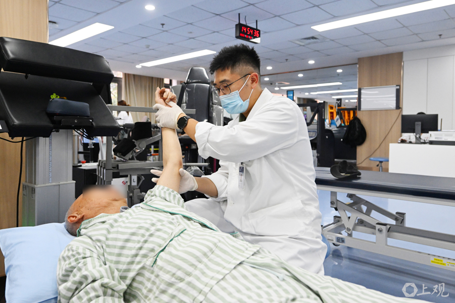 世界物理治疗日_上海市老年医学中心康复医学科_反重力跑步机多少钱