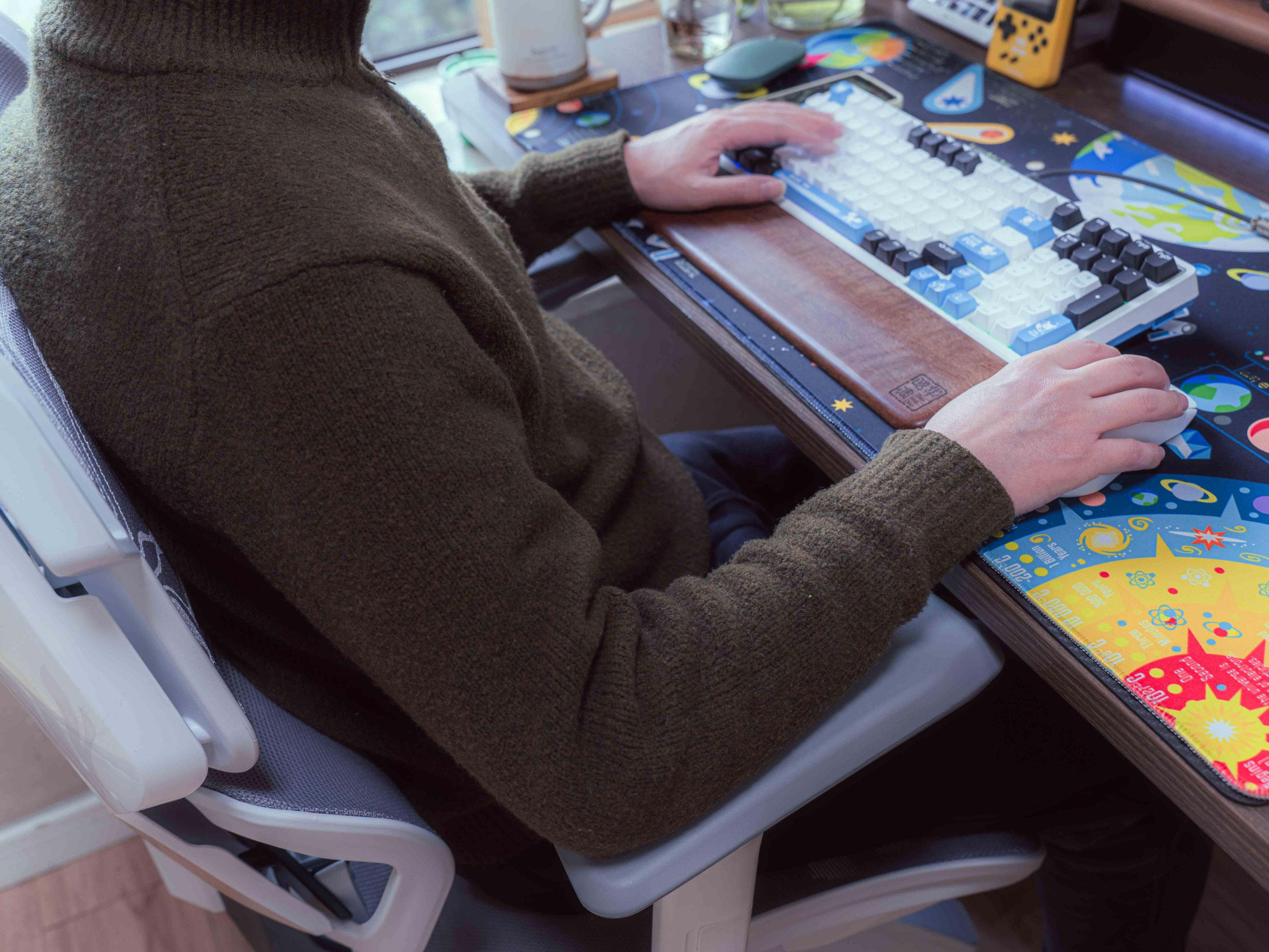 人体工学升降桌 工学椅 电脑桌_髋关节训练椅