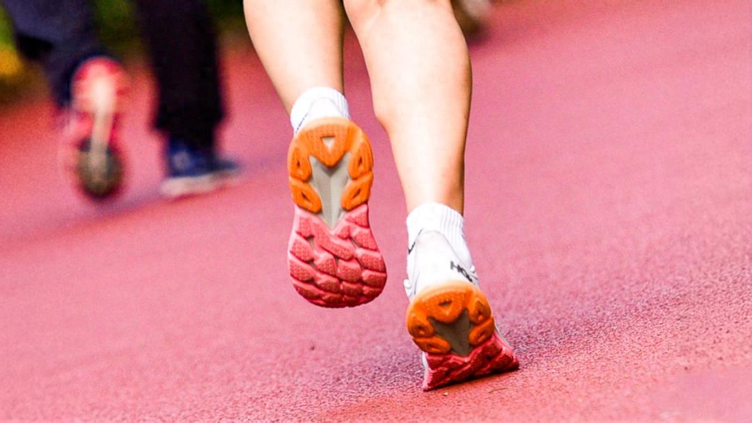 妖精漫画免费登录入口界面下拉式 原来有人不适合跑步！医生：3个动作练好这块肌肉