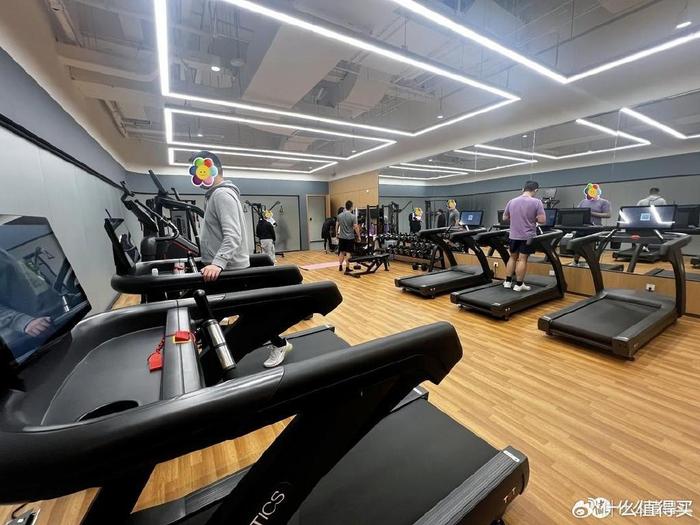 综合训练器怎么选择_酒店健身房设计预算_公司健身房设备选购