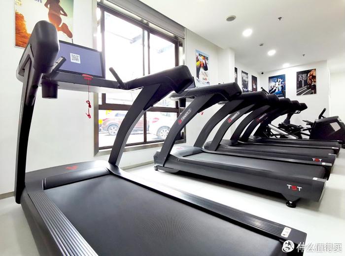 综合训练器怎么选择_酒店健身房设计预算_公司健身房设备选购