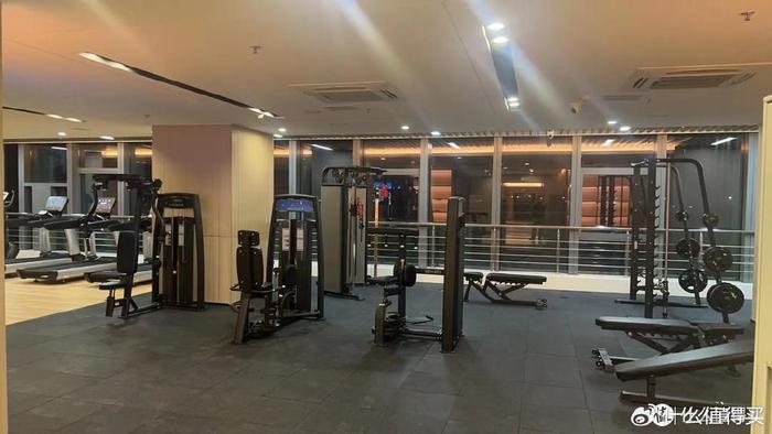 酒店健身房设计预算_公司健身房设备选购_综合训练器怎么选择