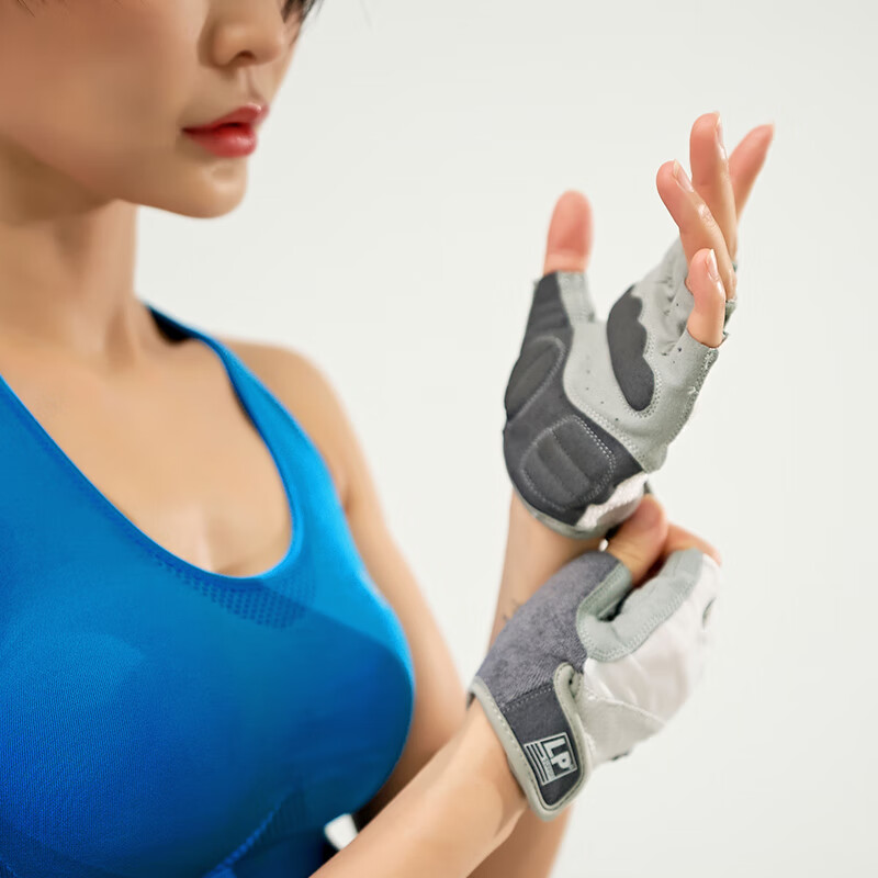 开yun体育官网入口登录app 20款顶级防滑健身手套,让你的训练更专业!