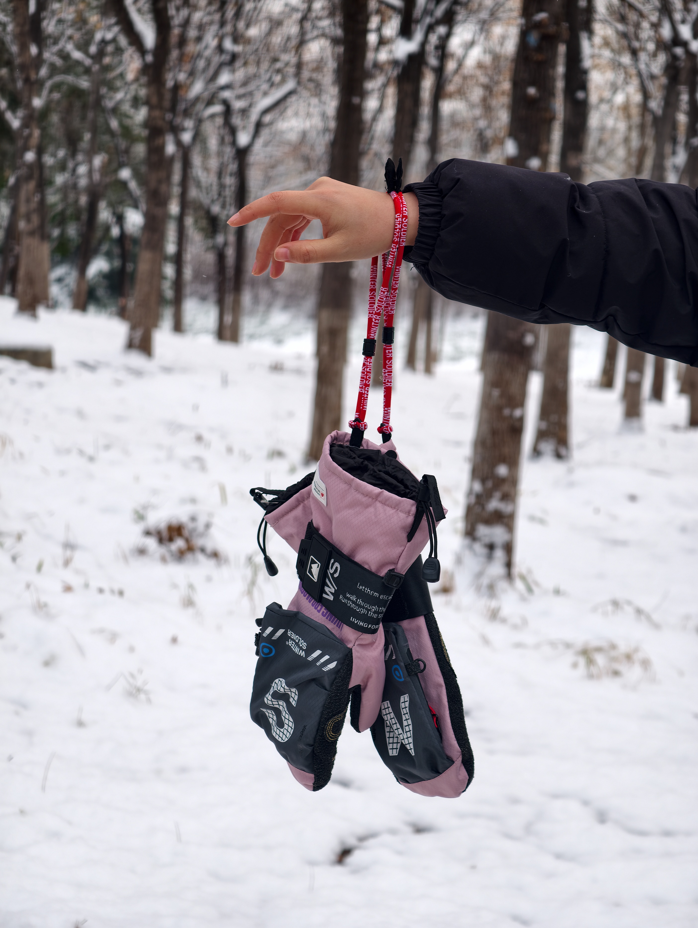 凯夫拉滑雪手套五指三指并指区别_健身手套要选大一点_滑雪手套五指三指并指选择指南