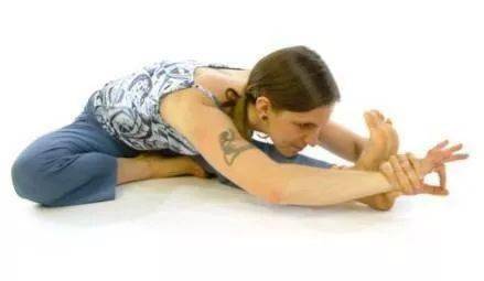 常见瑜伽体式功效_瑜伽体式功能介绍_夏日健身 瑜伽