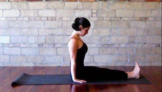 常见瑜伽体式功效_瑜伽体式功能介绍_夏日健身 瑜伽