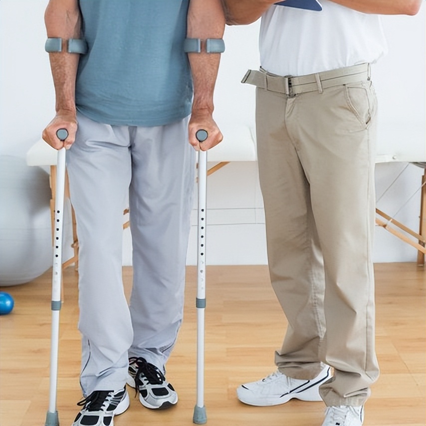 髋关节训练椅_髋关节疼痛康复锻炼_髋关节疼痛原因及缓解方法