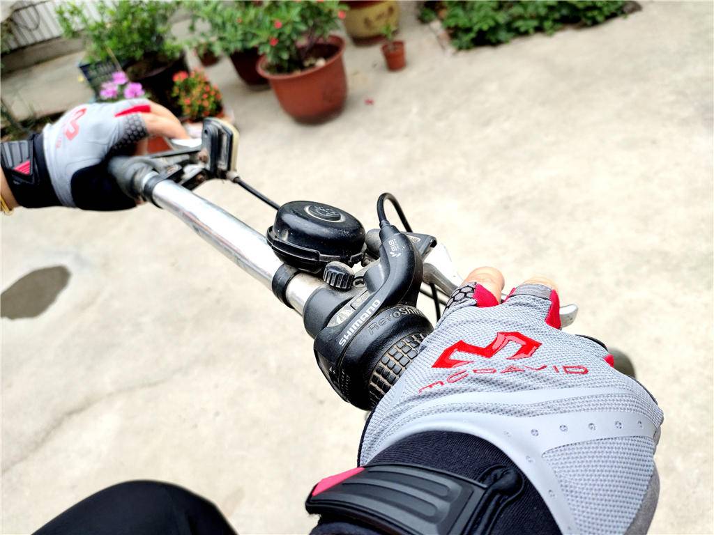 迈克达威半指手套_骑行运动手套_什么牌子的健身手套好