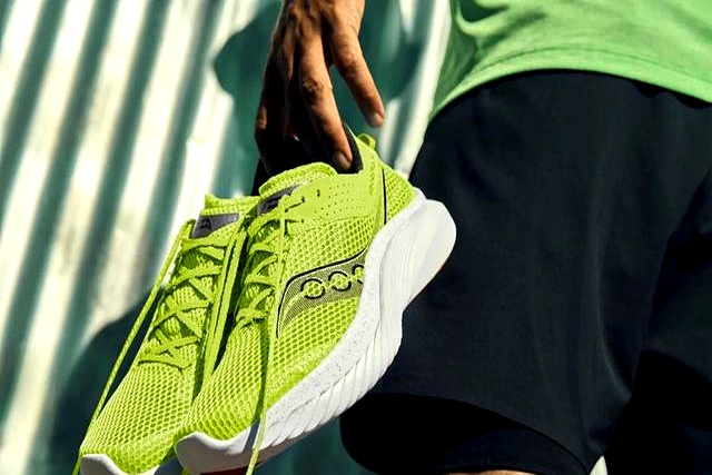 轻量化跑鞋推荐_跑步机什么牌子好 跑步机如何_跑鞋科技