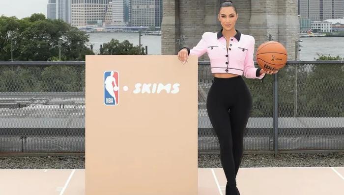 耐克女士健身手套_女性运动市场趋势_女性运动品牌发展