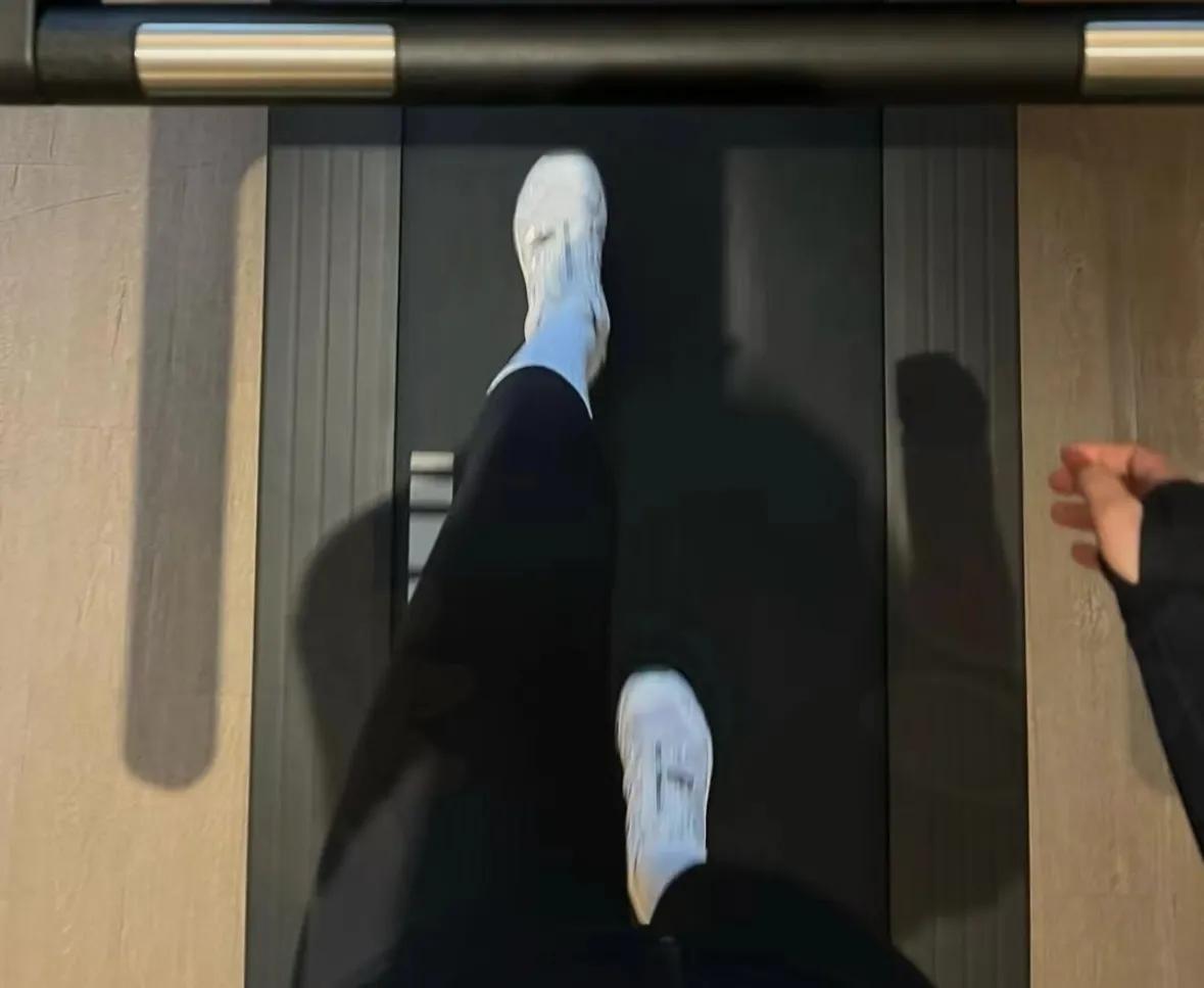 家用跑步机选购指南_健身房跑步机什么牌子好_无刷电机减震跑带