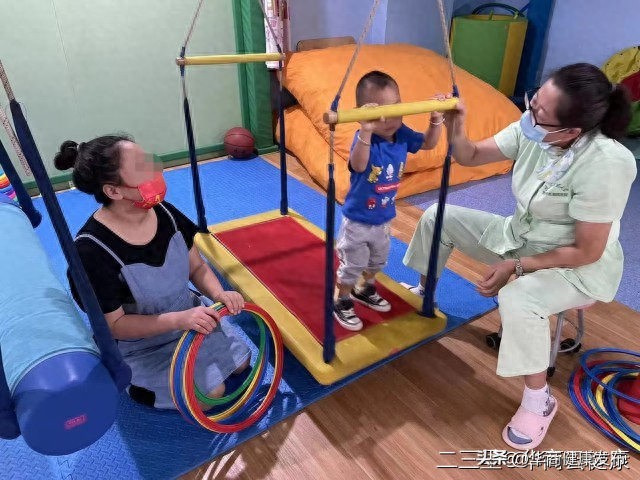 感统训练单腿椅_感统训练坐独角椅_椅子练腿