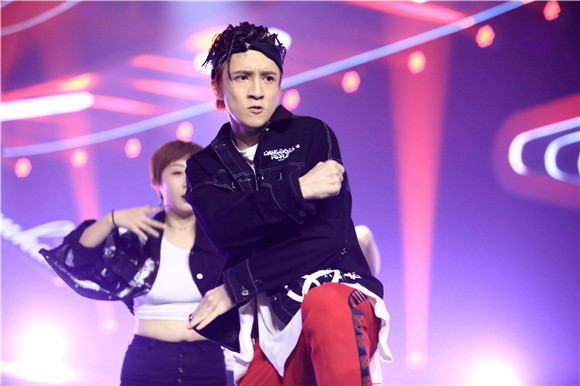 薛之谦新舞林大会舞蹈表现_东方卫视新舞林大会薛之谦踢馆_东方卫视舞林大会康康