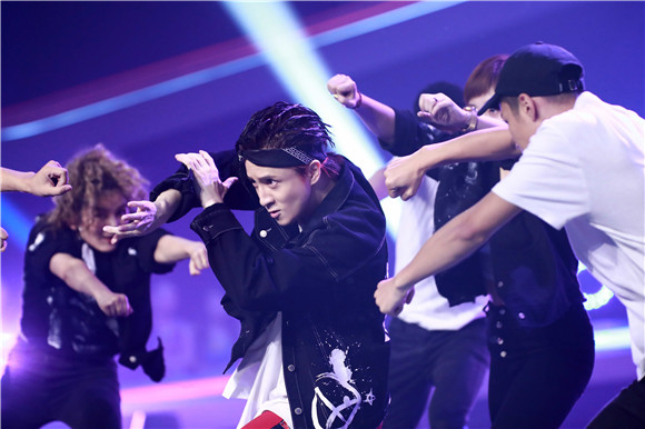 薛之谦新舞林大会舞蹈表现_东方卫视舞林大会康康_东方卫视新舞林大会薛之谦踢馆