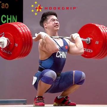 颈前深蹲训练教程_深蹲锻炼股四头肌_股四头肌训练椅