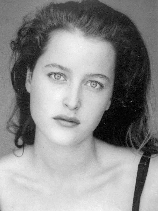 hsextv hsex.tv_gillian anderson x files career_gillian anderson never wear bra