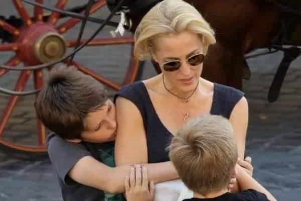 gillian anderson never wear bra_hsextv hsex.tv_gillian anderson x files career